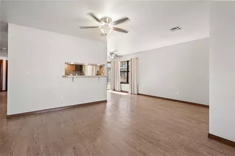 Living - 419 E F St, Ringling, OK 73456 photo 2 of 5