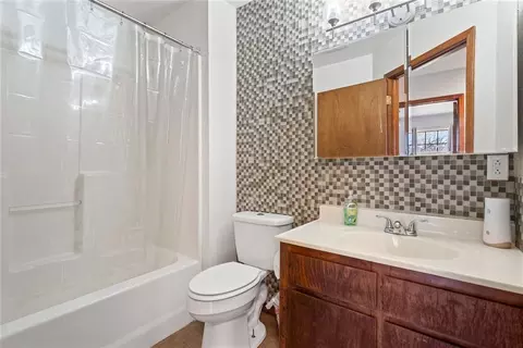 Bath - 419 E F St, Ringling, OK 73456 photo 3 of 3