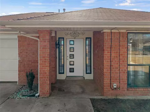Entry Way - 419 E F St, Ringling, OK 73456 photo 1 of 3
