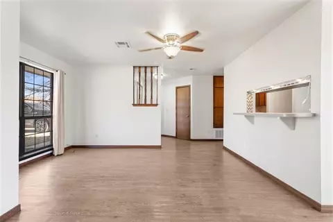Living - 419 E F St, Ringling, OK 73456 photo 4 of 5