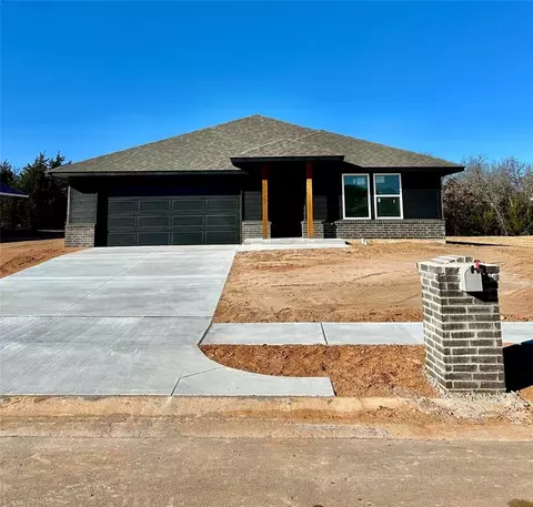 4624 Lincoln Lndg, Harrah, OK 73045