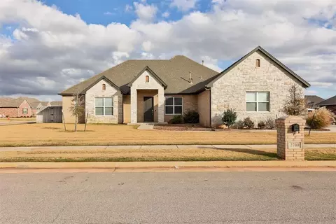 2700 Samuel Cir, Yukon, OK 73099