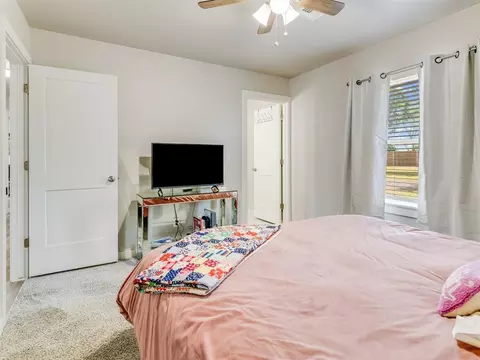 Bedroom - 528 Eischen Ave, Okarche, OK 73762 photo 2 of 4