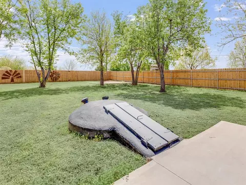 Exterior - 528 Eischen Ave, Okarche, OK 73762 photo 4 of 9
