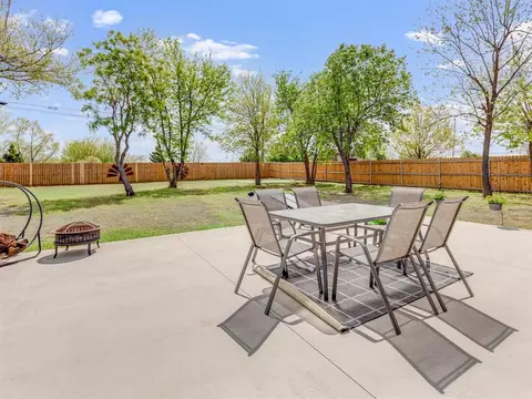 Exterior - 528 Eischen Ave, Okarche, OK 73762 photo 3 of 9