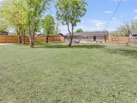 Exterior - 528 Eischen Ave, Okarche, OK 73762 photo 6 of 9