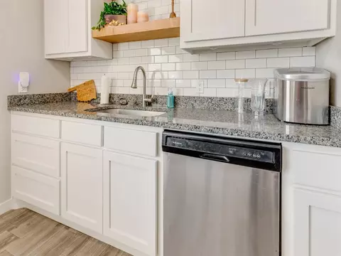 Kitchen - 528 Eischen Ave, Okarche, OK 73762 photo 3 of 5