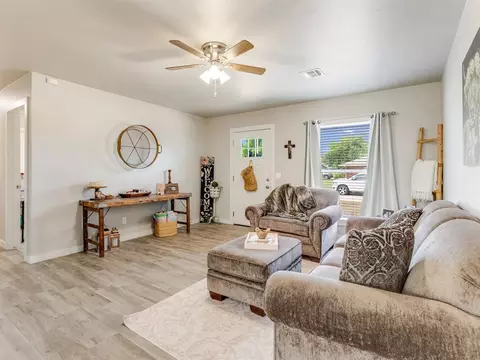 Living - 528 Eischen Ave, Okarche, OK 73762 photo 2 of 2