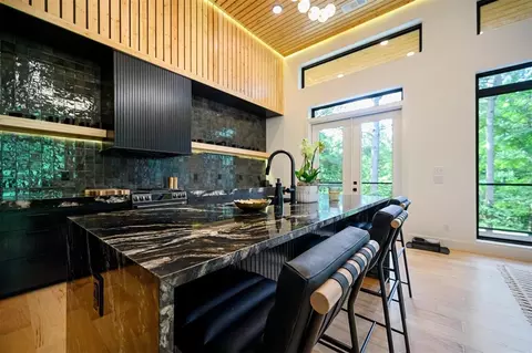 Kitchen - 116 Starfish Rd, Broken Bow, OK 74728 photo 4 of 5