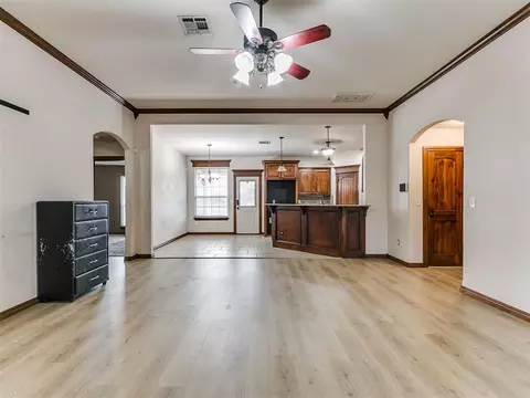 Living - 291 Hillside Dr, Harrah, OK 73045 photo 3 of 6
