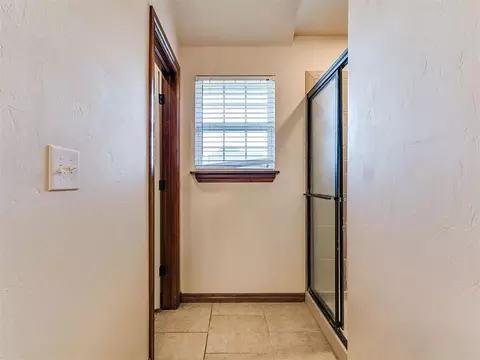 Entry Way - 291 Hillside Dr, Harrah, OK 73045 photo 2 of 3