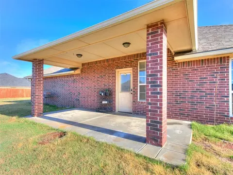 Exterior - 291 Hillside Dr, Harrah, OK 73045 photo 4 of 4
