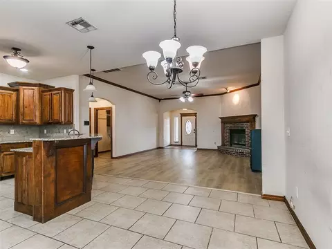 Living - 291 Hillside Dr, Harrah, OK 73045 photo 2 of 6