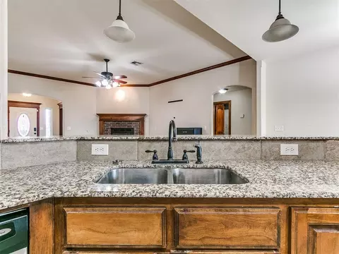 Kitchen - 291 Hillside Dr, Harrah, OK 73045 photo 8 of 9