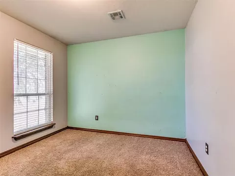 Bedroom - 291 Hillside Dr, Harrah, OK 73045 photo 8 of 9