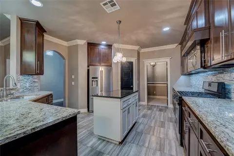 15812 Rockwell Park Ln, Edmond, OK 73013