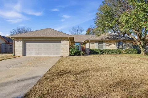 122 Bowerwood Dr, Chickasha, OK 73018
