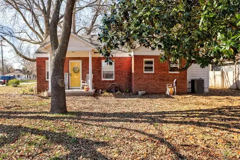 403 N Main St, Perkins, OK 74059