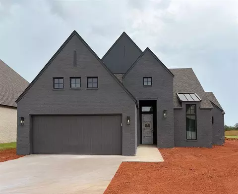 15624 Flora Ave, Edmond, OK 73013