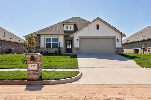 627 Honey Springs Ln, Shawnee, OK 74804