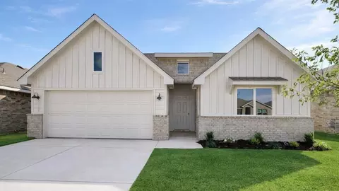 2800 Casey Dr, Yukon, OK 73099