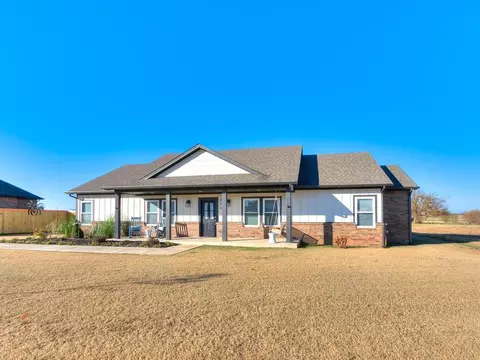776 Ole Rock Creek Rd, Tuttle, OK 73089