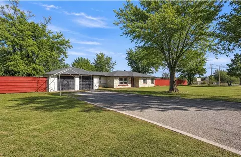 9909 Lloyd Dr, Midwest City, OK 73130