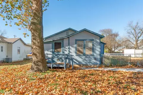 114 S 2nd St, Noble, OK 73068