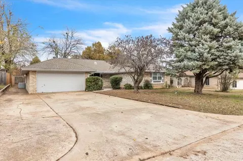 613 Victoria Dr, Yukon, OK 73099