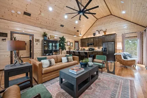 Living - 471 Split Log Trl, Broken Bow, OK 74728 photo 4 of 4
