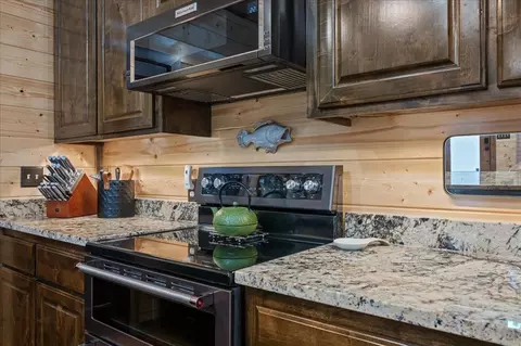 Kitchen - 471 Split Log Trl, Broken Bow, OK 74728 photo 4 of 5