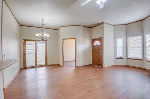 Living - 2127 Lonnie Ln, Moore, OK 73170 photo 3 of 6