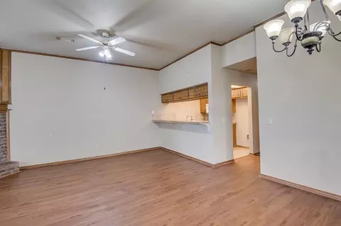 Living - 2127 Lonnie Ln, Moore, OK 73170 photo 2 of 6