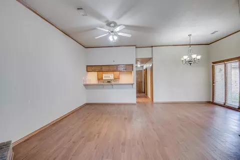 Living - 2127 Lonnie Ln, Moore, OK 73170 photo 4 of 6