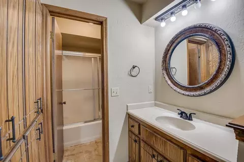 Bath - 2127 Lonnie Ln, Moore, OK 73170 photo 1 of 4