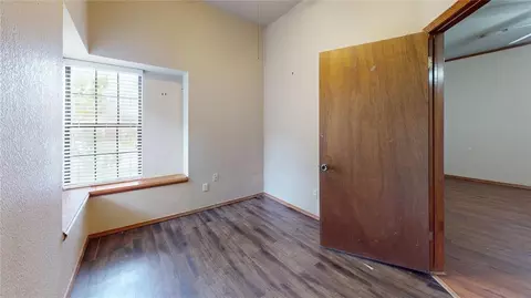 Bedroom - 2127 Lonnie Ln, Moore, OK 73170 photo 4 of 9
