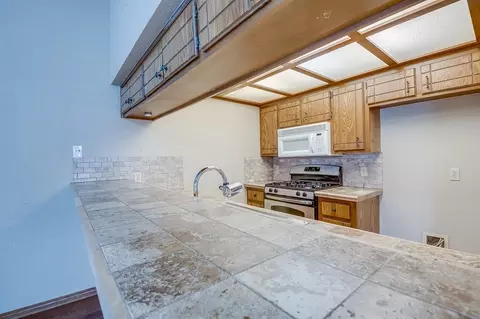 Kitchen - 2127 Lonnie Ln, Moore, OK 73170 photo 1 of 2