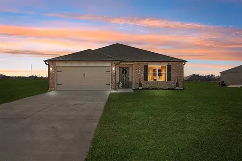 5568 Bent Creek Rd, Shawnee, OK 74804