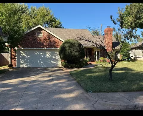 2401 Stonehenge Dr, Edmond, OK 73034