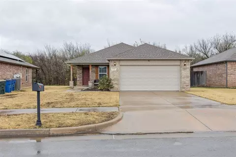 10124 Sussex Pl, The Village, OK 73120