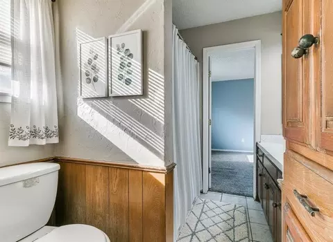 Bath - 3104 N Pinecrest Dr, Bethany, OK 73008 photo 3 of 6