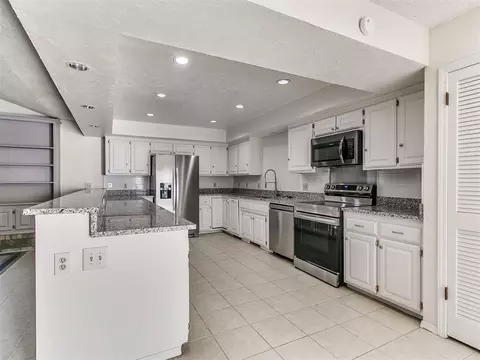 Kitchen - 3104 N Pinecrest Dr, Bethany, OK 73008 photo 2 of 3