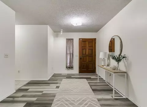 Entry Way - 3104 N Pinecrest Dr, Bethany, OK 73008 photo 1 of 2
