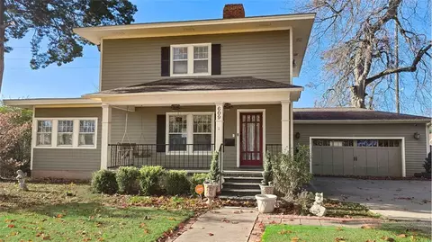 609 N Ash St, Pauls Valley, OK 73075