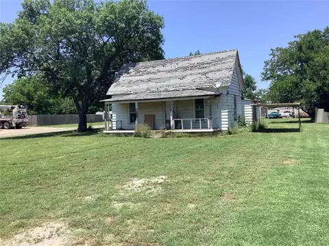 411 W Nebraska Ave, Walters, OK 73572