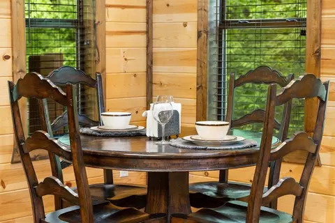 Dining - 186 W Eagle Mountain Trl, Broken Bow, OK 74728 photo 2 of 2