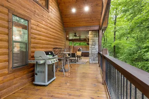 Exterior - 186 W Eagle Mountain Trl, Broken Bow, OK 74728 photo 6 of 9