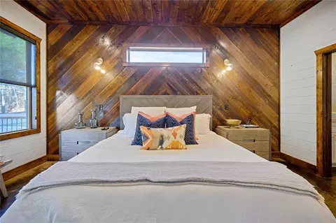 Bedroom - 34 N Twisted Pine Trl, Broken Bow, OK 74728 photo 5 of 5