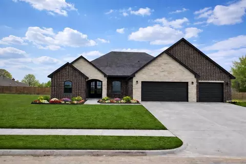 3508 Scissortail Ln, Chickasha, OK 73018