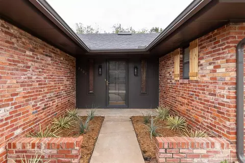 3804 Jim Robison Dr, Edmond, OK 73013